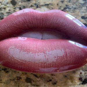 Lip-Shaped Makeup Tin - Pink